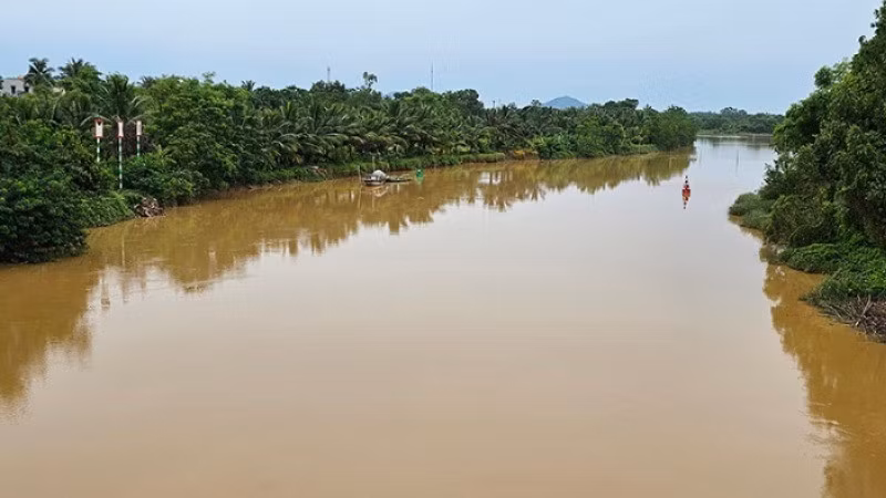 Nước trên sông Bút, chi lưu của sông Mã.