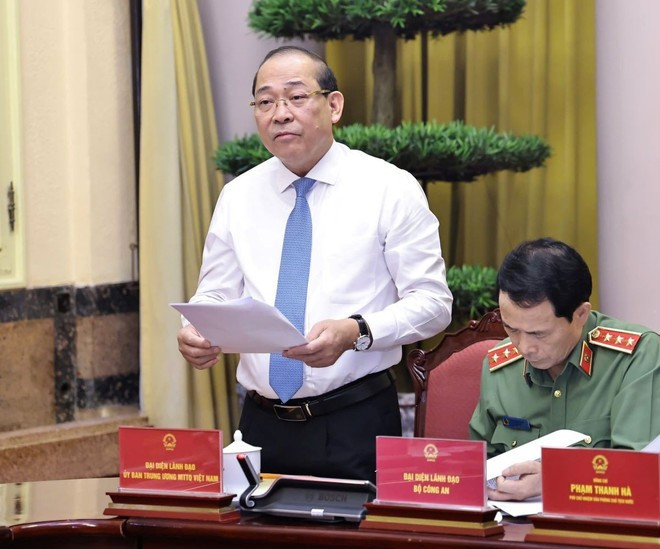 Phó Chủ tịch Ủy ban Trung ương Mặt trận Tổ quốc Việt Nam Hoàng Công Thủy phát biểu. (Ảnh: An Đăng/TTXVN) Phó Chủ tịch Ủy ban Trung ương Mặt trận Tổ quốc Việt Nam Hoàng Công Thủy phát biểu. (Ảnh: An Đăng/TTXVN)