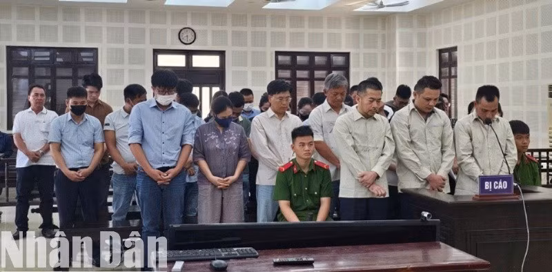 Các bị cáo tại phiên tòa. (Ảnh: ANH ĐÀO)