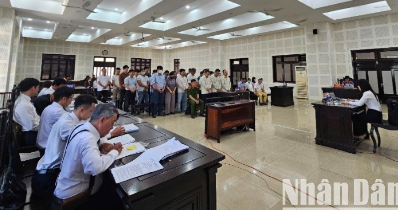 Quang cảnh phiên tòa ngày 24/6. (ẢNH: ANH ĐÀO) 1bd0ce8fa5b712e94ba6-2281.jpg
