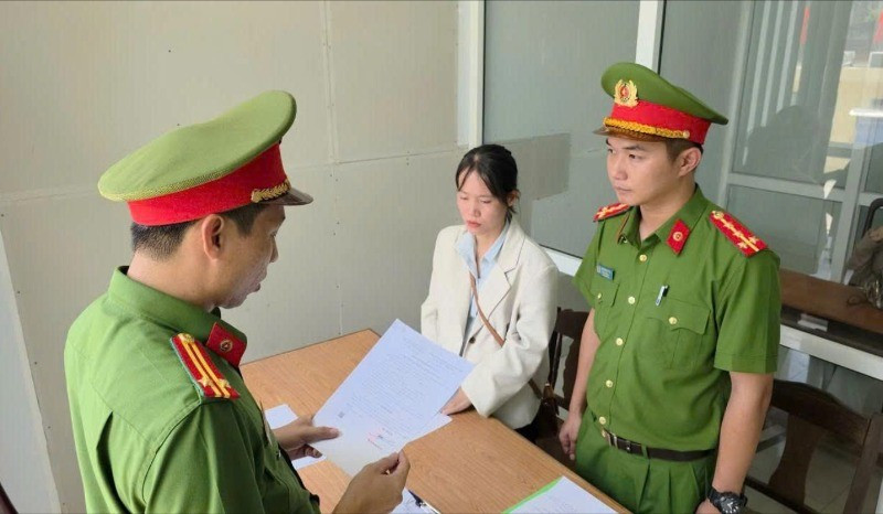 Khởi tố nữ nhân viên ngân hàng làm giả giấy tờ, lừa đảo chiếm đoạt tài sản