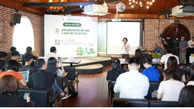 Quang cảnh buổi thông tin về Diễn đàn Chuyển đổi xanh và Ngày hội tái chế 2025.