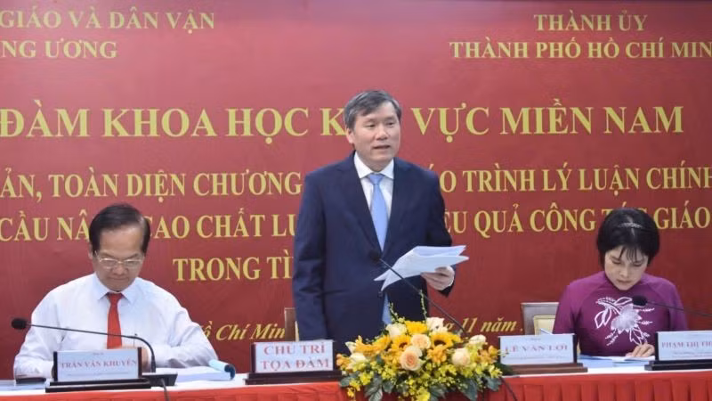 Các đồng chí chủ trì tọa đàm.