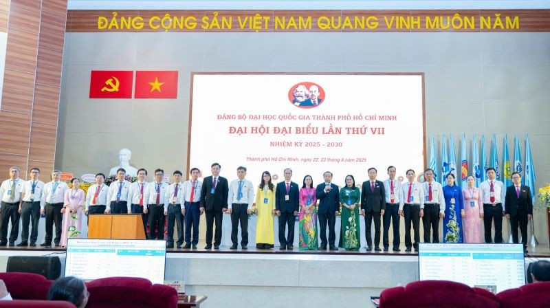 Ra mắt Ban chấp hành Đảng bộ Đại học Quốc gia Thành phố Hồ Chí Minh lần thứ 7, nhiệm kỳ 2025-2030.