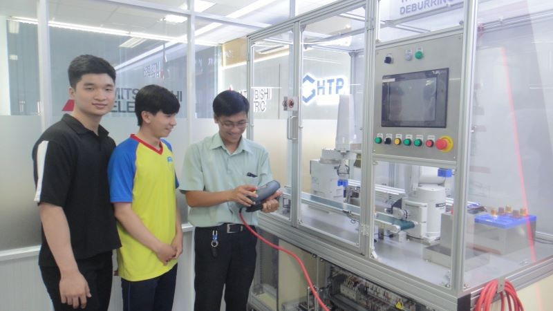 Đào tạo nguồn nhân lực chất lượng cao tại Khu Công nghệ cao Thành phố Hồ Chí Minh.