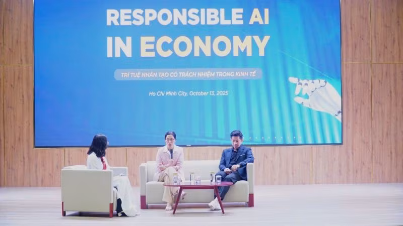 Các chuyên gia tham gia tọa đàm.