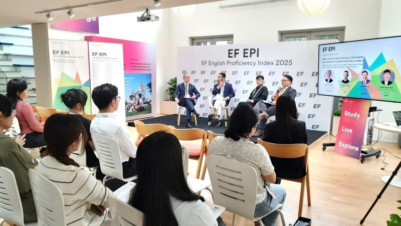 Quang cảnh buổi công bố Bảng xếp hạng Chỉ số thông thạo Anh ngữ EF (EF EPI) 2025.