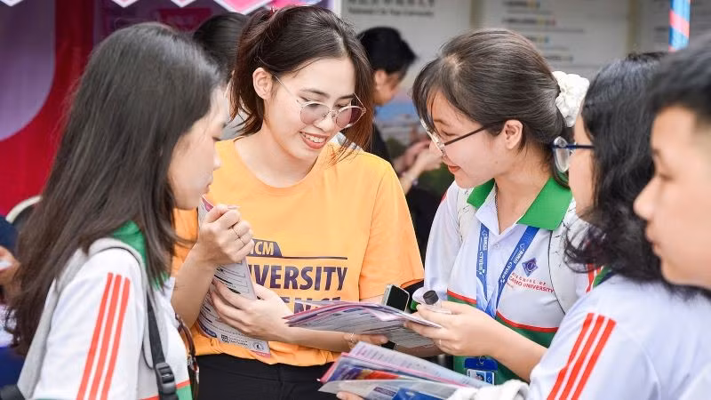 Trường đại học Khoa học tự nhiên tổ chức tư vấn tuyển sinh.