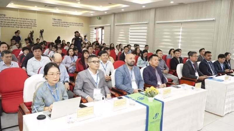 Các đại biểu tham dự hội thảo