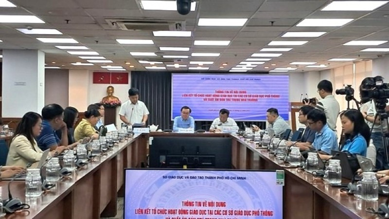 Quang cảnh buổi họp báo.