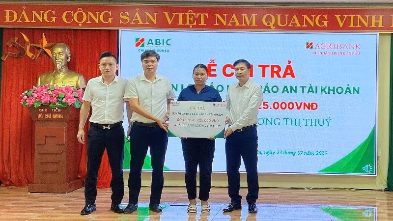 Các sản phẩm bảo hiểm nhằm giúp khách hàng giảm thiểu gánh nặng rủi ro.