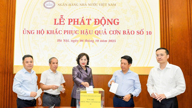 Ngân hàng Nhà nước Việt Nam phát động ủng hộ đồng bào khắc phục thiệt hại do cơn bão số 10 gây ra .
