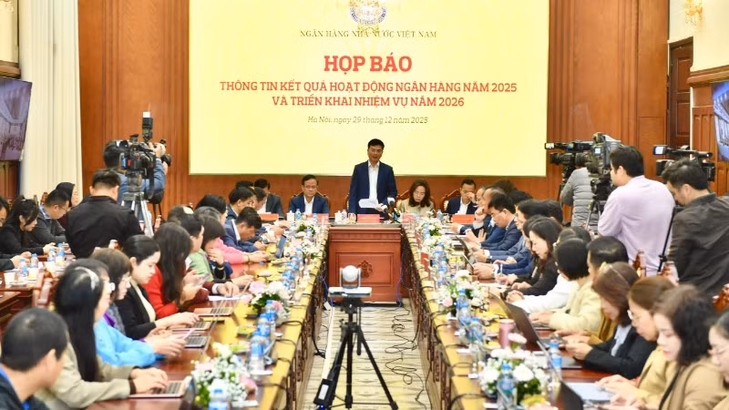 Toàn cảnh cuộc họp báo.