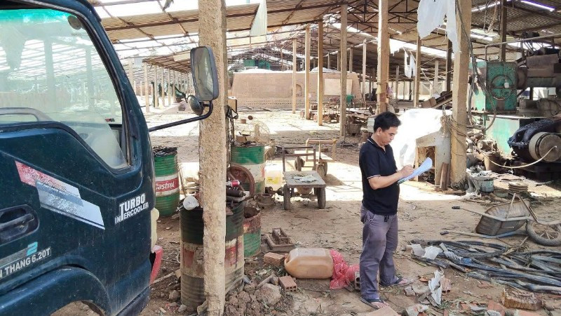 Cán bộ Bảo hiểm Agribank nhanh chóng xuống hiện trường triển khai công tác giám định thiệt hại khi bão, lũ vừa rút.