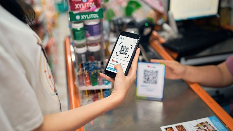 Thanh toán không dùng tiền mặt ngày càng phổ biến trong đời sống kinh tế, xã hội.