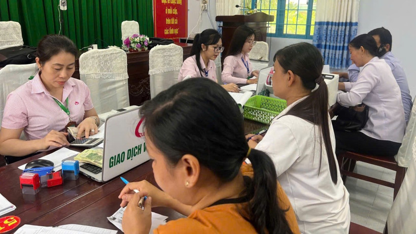 Ngân hàng Chính sách xã hội duy trì hoạt động của mạng lưới điểm giao dịch và lịch giao dịch với hộ nghèo và các đối tượng chính sách.