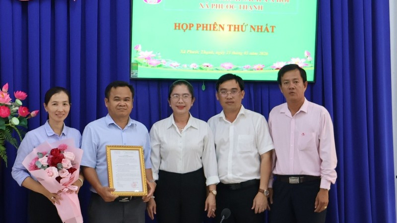 Công bố Quyết định thành lập Ban đại diện Hội đồng Quản trị Ngân hàng Chính sách xã hội xã Phước Thạnh.