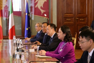 Phó Chủ tịch nước Võ Thị Ánh Xuân đã có cuộc gặp với Thị trưởng thành phố Roma Roberto Gualtieri. (Ảnh: BNG)