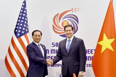 Phó Thủ tướng, Bộ trưởng Ngoại giao Bùi Thanh Sơn và Ngoại trưởng Marco Rubio. (Ảnh: BNG)
