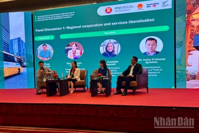 Các chuyên gia cùng chia sẻ tại sự kiện. (Ảnh: HẢI YẾN)