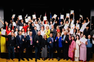 Tại lễ tốt nghiệp khóa điều dưỡng cho học viên Việt Nam tại Đại học IMC Krems, Cộng hòa Áo