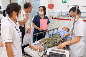 Cấp cứu cho người bệnh tại Trung tâm cấp cứu A9, Bệnh viện Bạch Mai