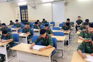 Học viên Học viện Kỹ thuật quân sự tham gia kiểm tra năng lực ngoại ngữ. (Ảnh: Học viện Kỹ thuật quân sự-MTA)