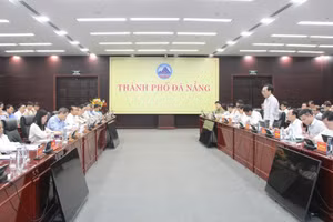 Bộ trưởng Giáo dục và Đào tạo Hoàng Minh Sơn cùng Đoàn công tác làm việc với Ủy ban nhân dân Thành phố Đà Nẵng về một số nội dung trong công tác giáo dục và đào tạo. 