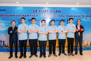 Đội tuyển quốc gia Việt Nam tham dự Olympic Toán quốc tế (IMO) năm 2026 trong Lễ xuất quân (Ảnh: Bộ Giáo dục và Đào tạo)