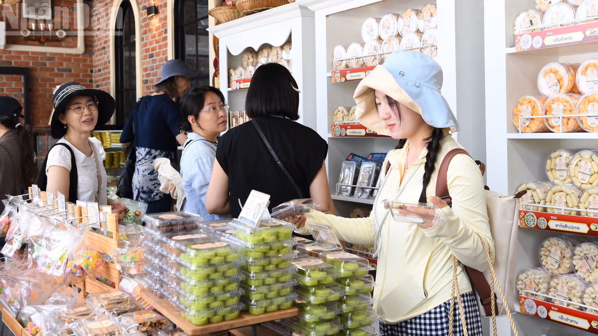 Những món bánh truyền thống của Thái Lan được du khách quốc tế ưa thích. (Ảnh: MINH THẮNG)