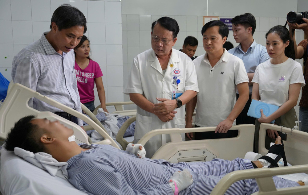 Địa phương thăm hỏi và có các phương án chăm sóc người gặp nạn. z6822567186330-6ddb56b0903fa5de5fbb162fcb20cb3e.jpg