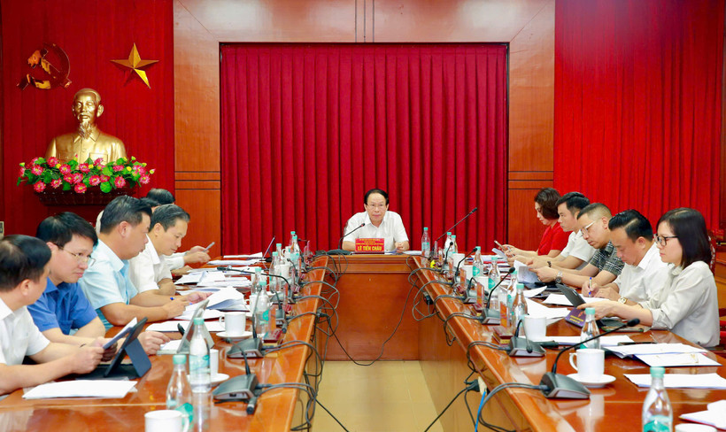 Đồng chí Lê Tiến Châu, Ủy viên Trung ương Đảng, Bí thư Thành ủy Hải Phòng, chủ trì Phiên họp.