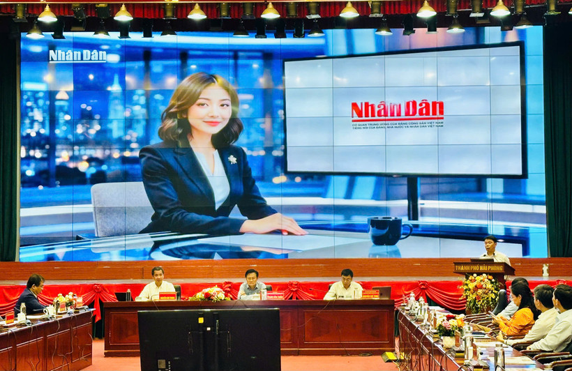 Sản xuất bản tin bằng công nghệ.
