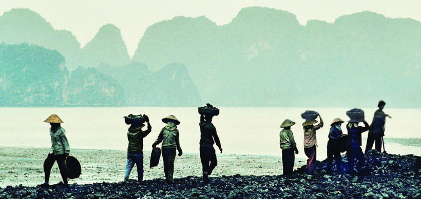 Công nhân vùng mỏ một thời khốn khó. 