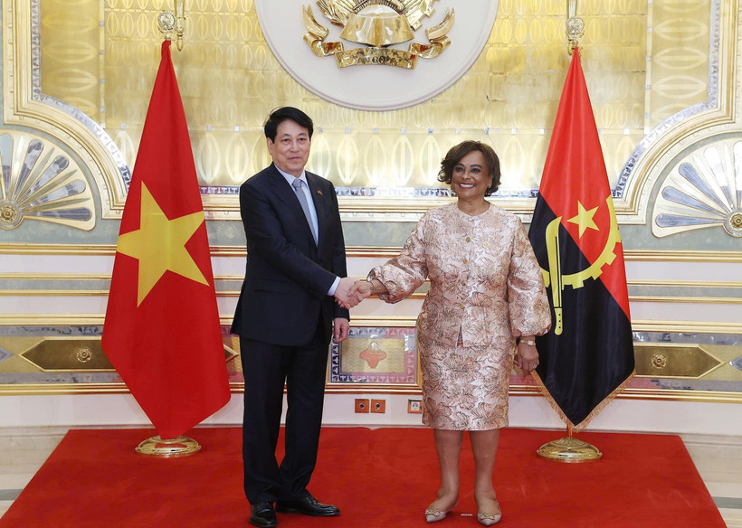 Chủ tịch nước Lương Cường hội kiến Chủ tịch Quốc hội Angola Carolina Cerqueira. (Ảnh: TTXVN)