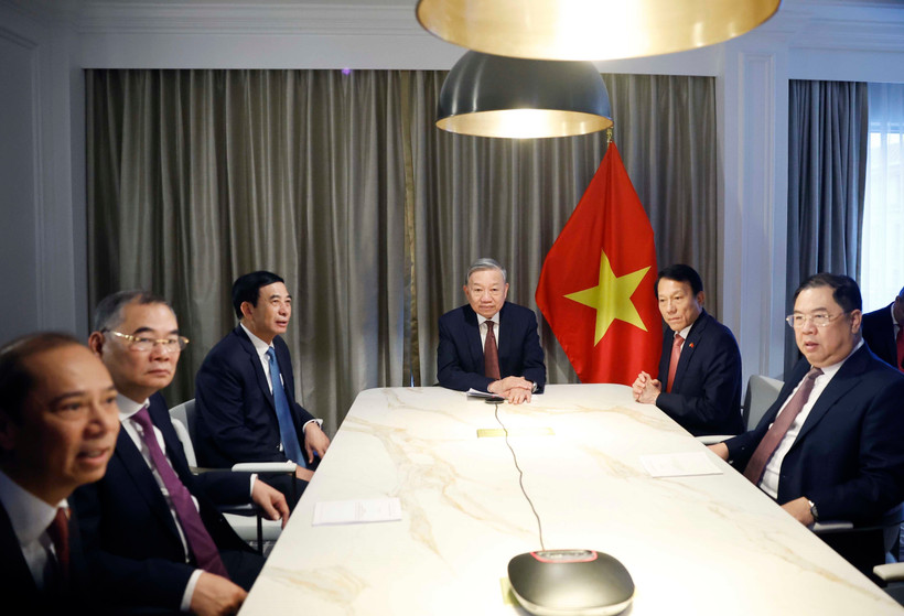 Tổng Bí thư Tô Lâm điện đàm với nguyên Thượng nghị sĩ Patrick Leahy. ̣(Ảnh: Thống Nhất/TTXVN)