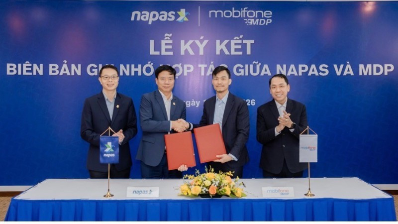 Lãnh đạo NAPAS và MDP ký kết biên bản ghi nhớ.