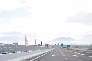 Dự án đường bộ cao tốc Khánh Hòa-Buôn Ma Thuột, hoàn thành và đưa vào khai thác 20km đầu tuyến đúng kế hoạch. (Ảnh: NGUYỄN TRUNG)