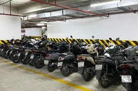 Hầm để xe của một toà nhà chung cư trên địa bàn phường Yên Sở, thành phố Hà Nội. (Ảnh: HÀ ANH)