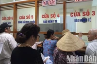 Nhóm đối tượng người cao tuổi đang hưởng trợ cấp tuất hằng tháng sẽ được Nhà nước cấp thẻ bảo hiểm y tế miễn phí. (Ảnh minh họa: ĐỖ THOA)