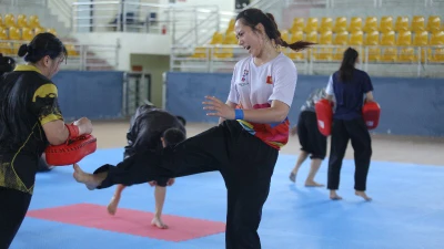 Các vận động viên đang tích cực luyện tập để tham gia giải đấu.