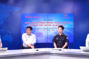 Các đại biểu dự tọa đàm.