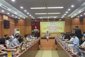 Quang cảnh họp báo.