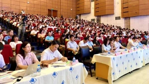 Sở Giáo dục và Đào tạo Hà Nội phổ biến những điểm mới trong kỳ thi lớp 10 tới 201 điểm thi toàn thành phố.