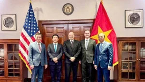 Chiều 12/6/2025, tại Hoa Kỳ Bộ trưởng Nguyễn Hồng Diên đã có phiên đàm phán cùng lúc với Bộ trưởng Thương mại Hoa Kỳ Howard Lutnick và Đại sứ Jamieson Greer, Trưởng Đại diện Thương mại Hoa Kỳ. (Ảnh: moit.gov.vn)