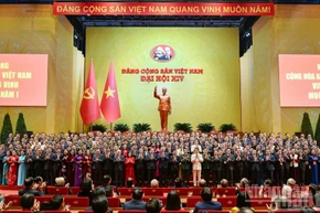 Ban Chấp hành Trung ương Đảng Cộng sản Việt Nam khóa XIV ra mắt Đại hội. (Ảnh: DUY LINH)