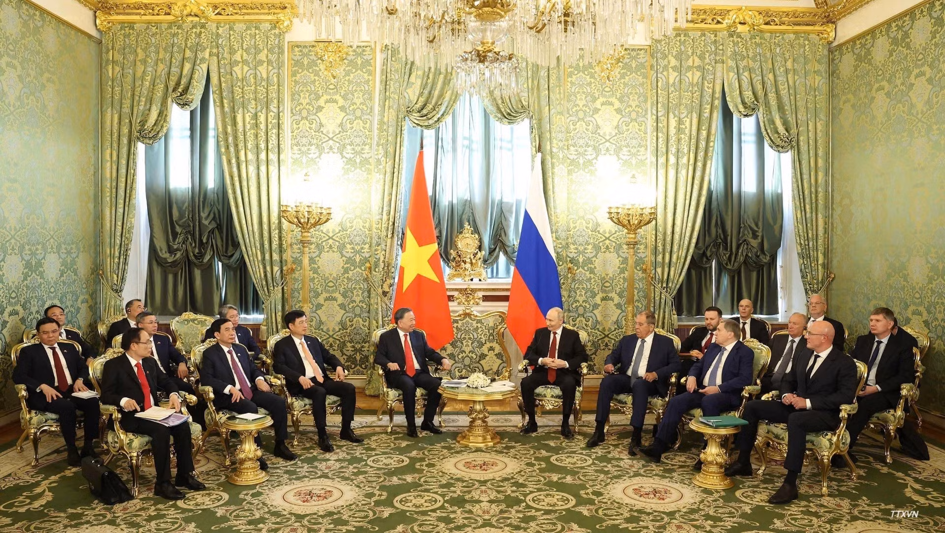 vna-potal-tong-bi-thu-chu-tich-nuoc-to-lam-hoi-dam-voi-tong-thong-lien-bang-nga-vladimir-putin-5845.jpg