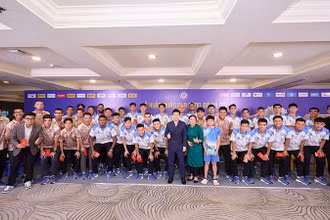 Các thành viên câu lạc bộ Hà Nội tại Lễ xuất quân mùa giải V-League 2025/26.