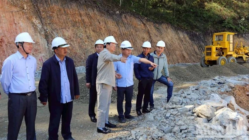 Lãnh đạo tỉnh Lâm Đồng kiểm tra công tác sửa chữa, khắc phục sự cố sạt lở tại đèo Prenn.