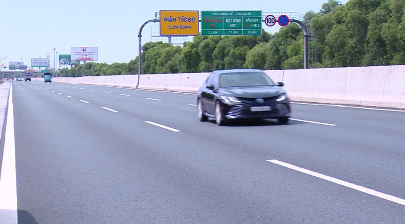 Cao tốc Hà Nội-Hải Phòng, tuyến đường đầu tiên thực hiện phân làn xe và điều chỉnh tốc độ lưu thông.